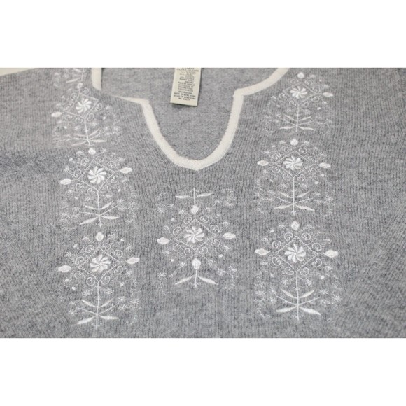 Vtg St. John's Bay Women's XL Sweater Grey Embroiled Floral Sweat heart Neck - Picture 5 of 8